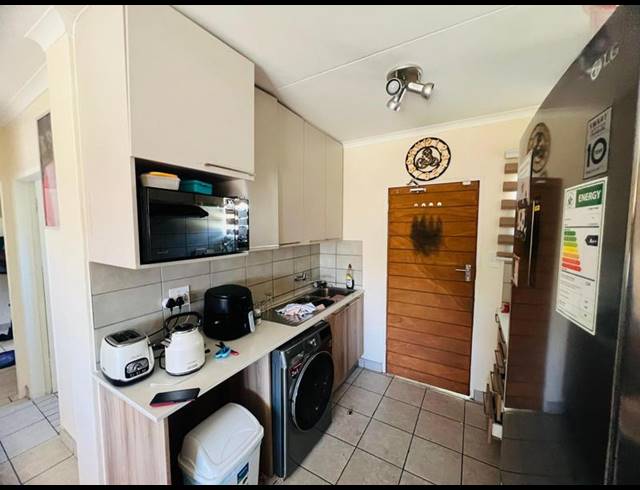 4 BEDROOM APARTMENT FOR SALE IN ESTHER PARK